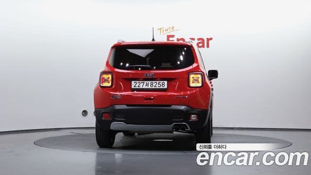 Jeep Renegade 4