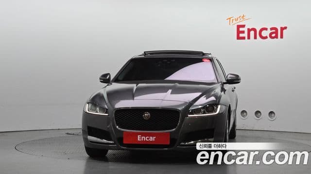 Jaguar XF (X260) 2