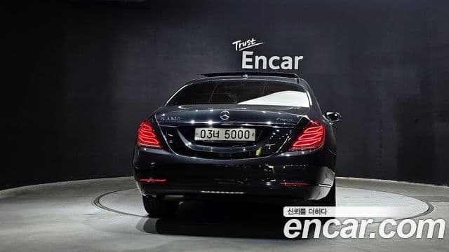 Mercedes-Benz S-Class W222 4