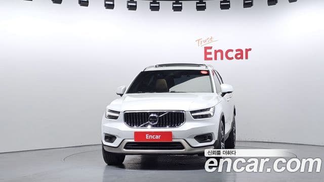 Volvo XC40 3