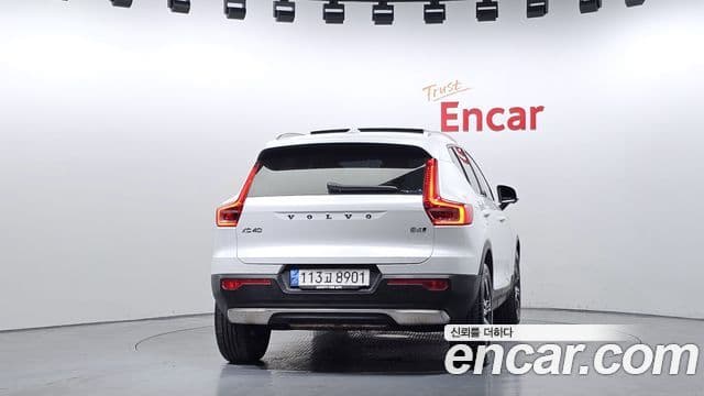 Volvo XC40 4