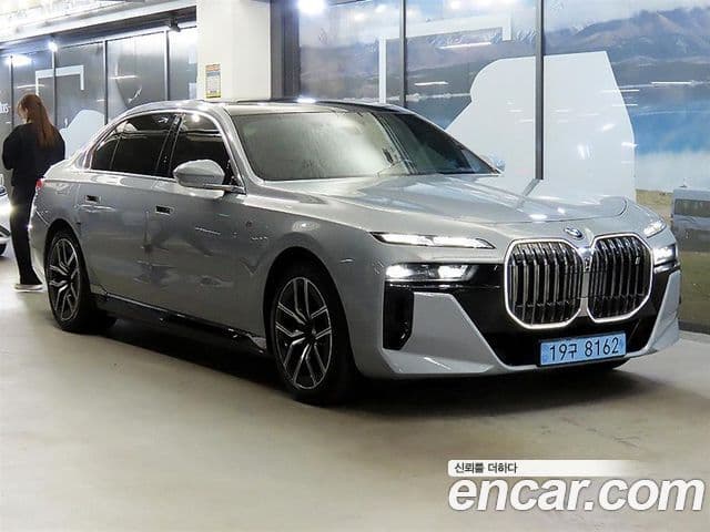 BMW i7 (G70)