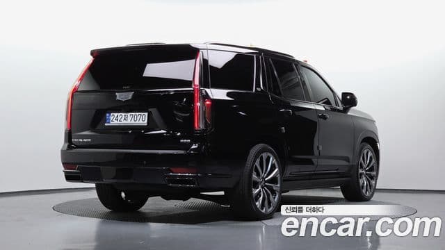 Cadillac Escalade 5th Gen 2