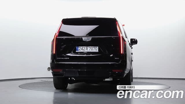 Cadillac Escalade 5th Gen 4