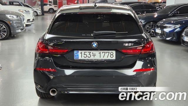 BMW 1 Series (F40) 4