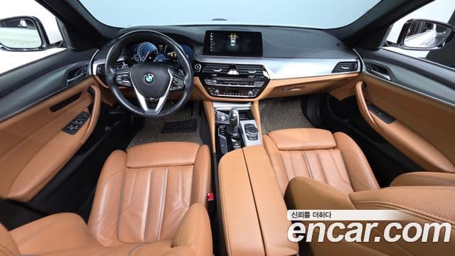 BMW 5 Series (G30) 4