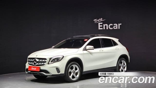Mercedes-Benz GLA-Class X156