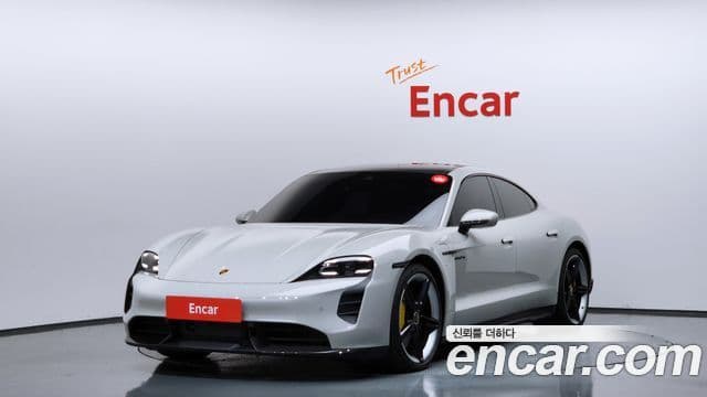 Porsche Taycan 1