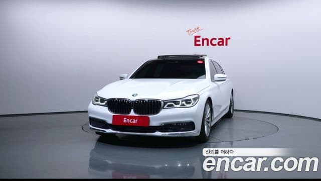 BMW 7 Series (G11) 3
