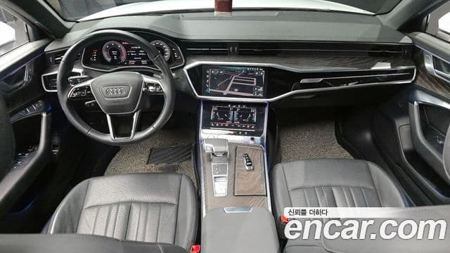 Audi A6 (C8) 4