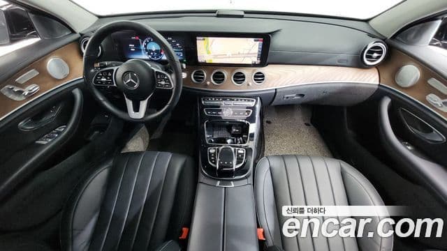 Mercedes-Benz E-Class W213 4