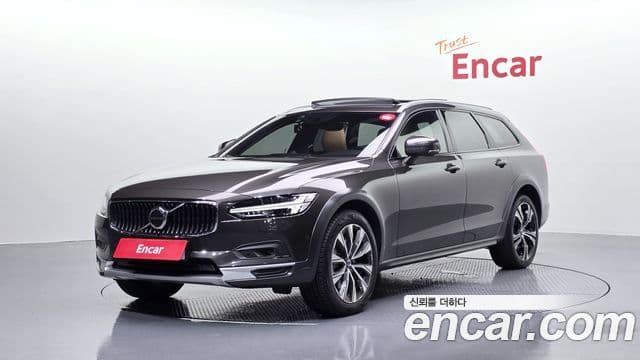 Volvo V90 Cross Country 1