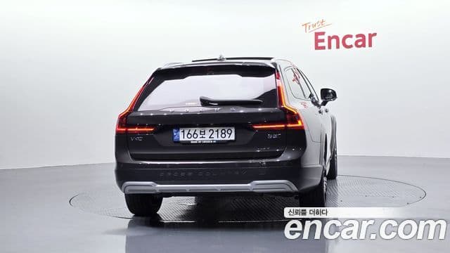 Volvo V90 Cross Country 4