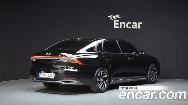 Hyundai The New Grandeur IG Hybrid 2