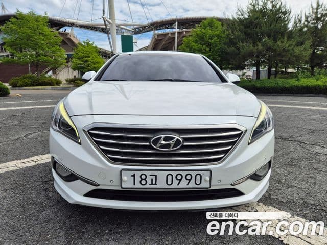 Hyundai LF Sonata