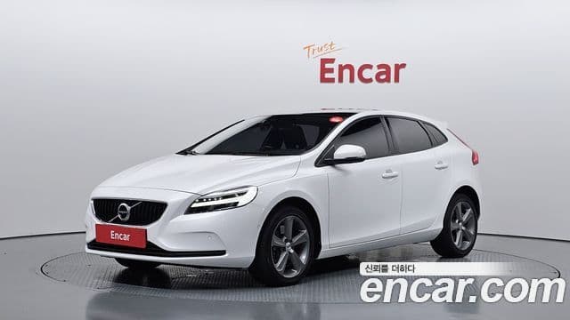 Volvo V40 1