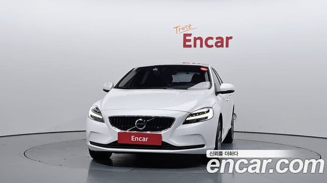 Volvo V40 3