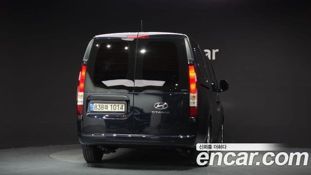 Hyundai Staria 3