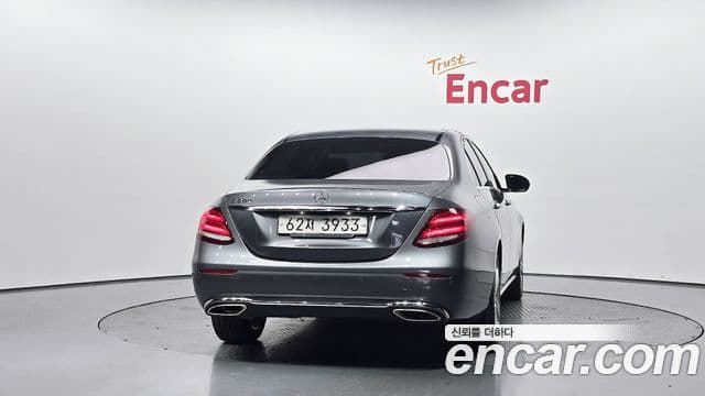 Mercedes-Benz E-Class W213 4