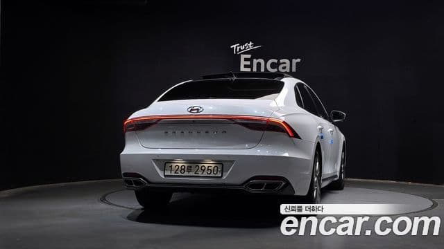 Hyundai The New Grandeur IG Hybrid 3