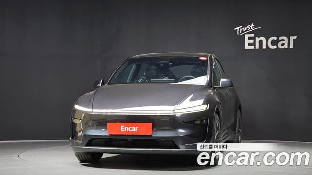 Tesla Model Y 2
