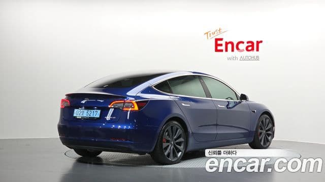Tesla Model 3 2