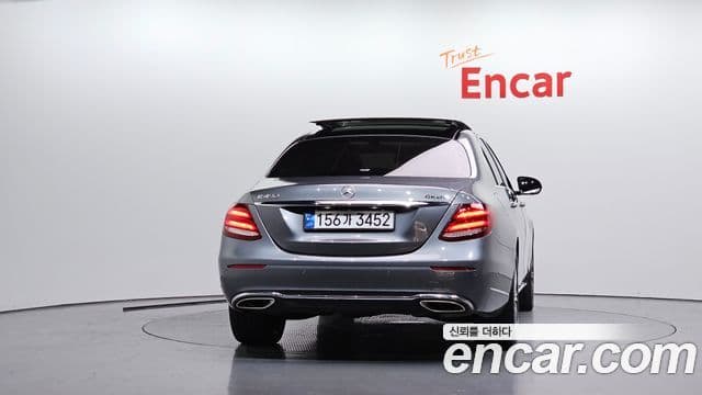 Mercedes-Benz E-Class W213 3