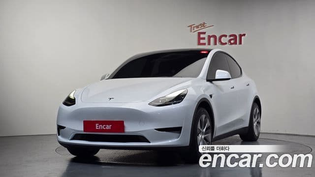 Tesla Model Y 1