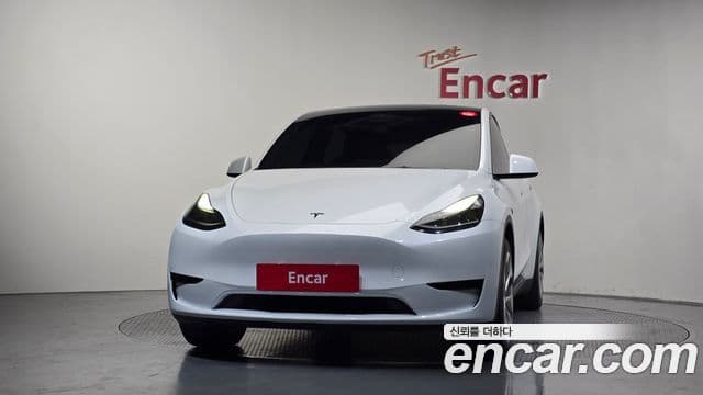 Tesla Model Y 3