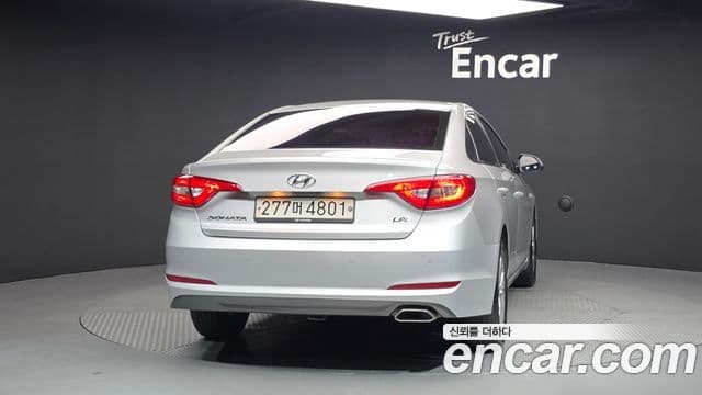 Hyundai LF Sonata 4