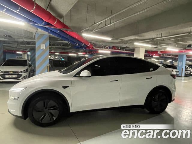 Tesla Model Y 3