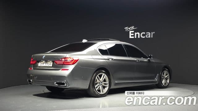 BMW 7 Series (G11) 2
