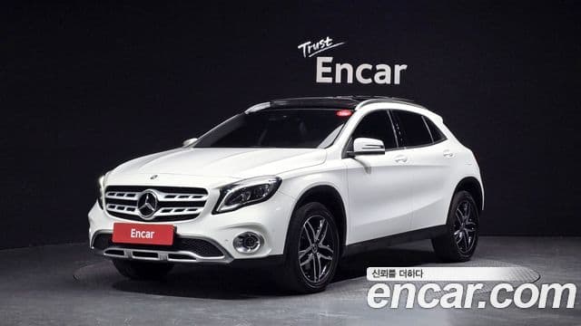 Mercedes-Benz GLA-Class X156 1