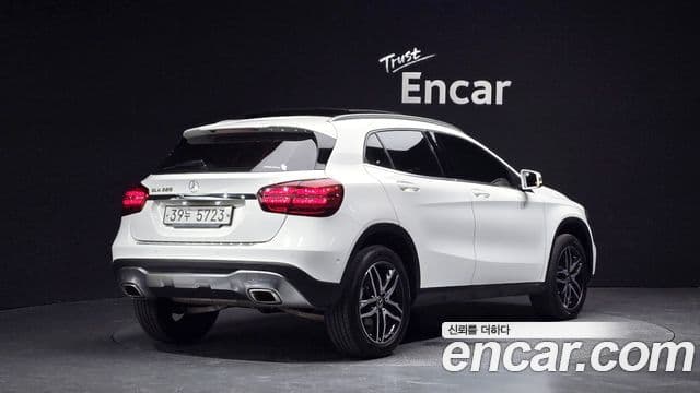 Mercedes-Benz GLA-Class X156 2