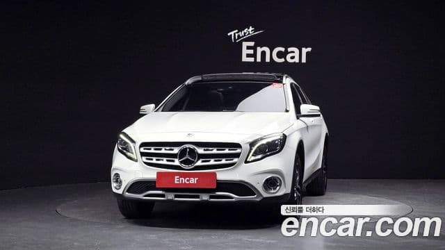 Mercedes-Benz GLA-Class X156 3