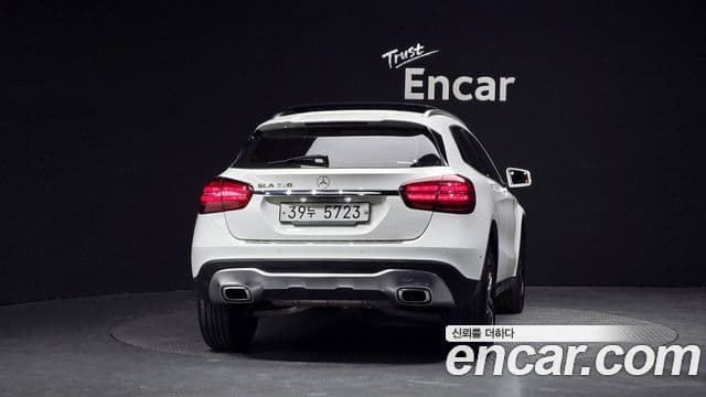 Mercedes-Benz GLA-Class X156 4