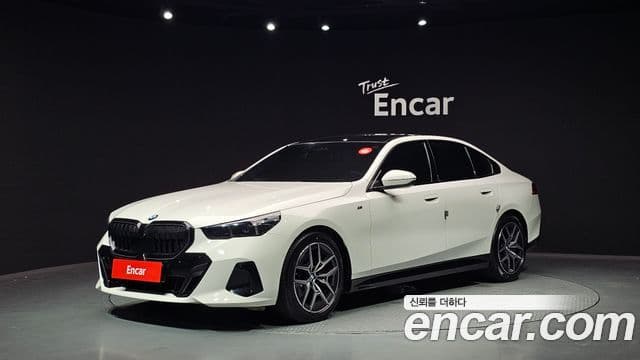 BMW 5 Series (G60)