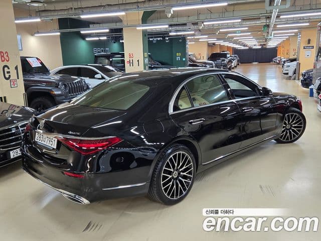 Mercedes-Benz S-Class W223 2