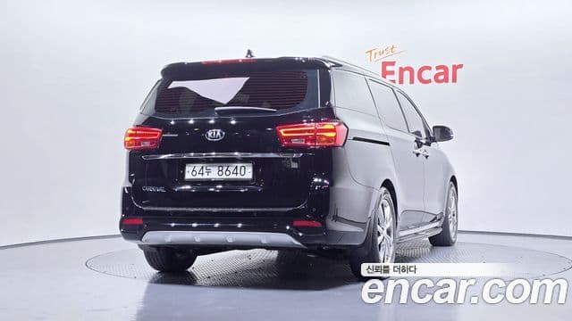 Kia The New Carnival 4