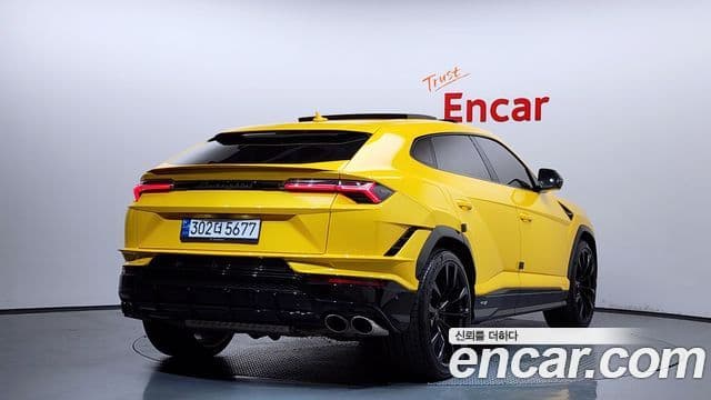 Lamborghini Urus 2