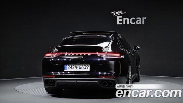 Porsche Panamera (971) 3