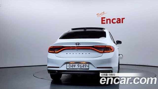 Hyundai Grandeur IG 3