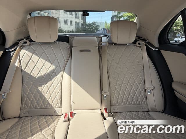 Mercedes-Benz S-Class W223 4