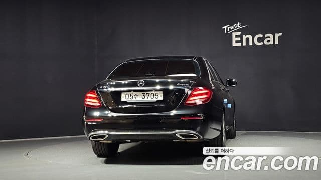 Mercedes-Benz E-Class W213 3