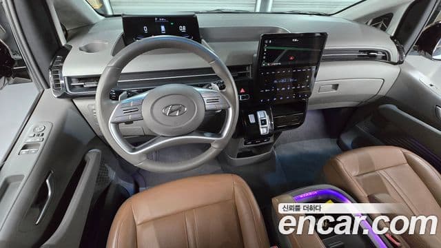 Hyundai Staria 4