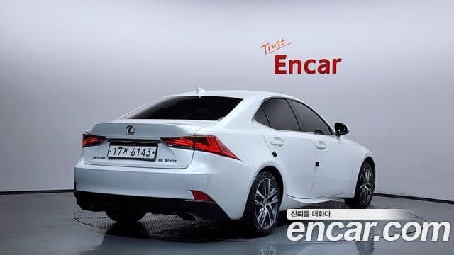 Lexus New IS200t 2