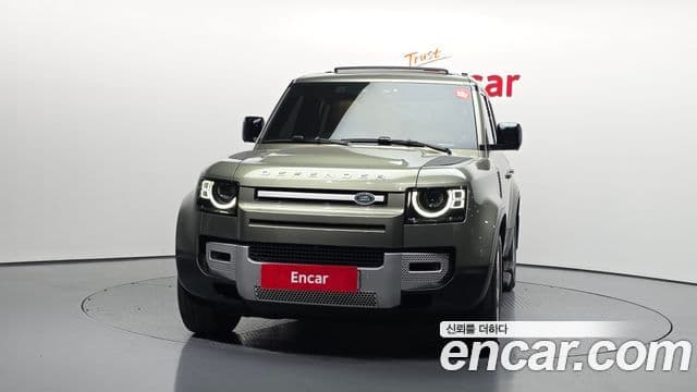 Land Rover Defender (L663) 3