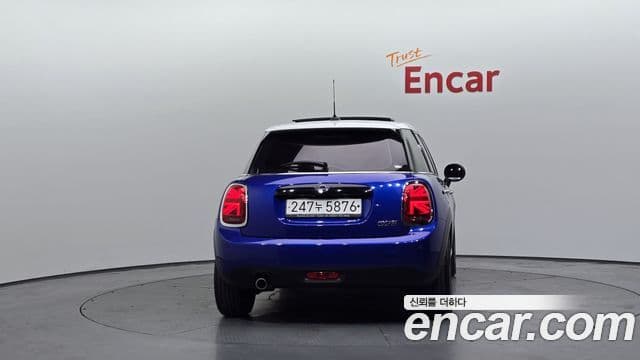 MINI Cooper 4