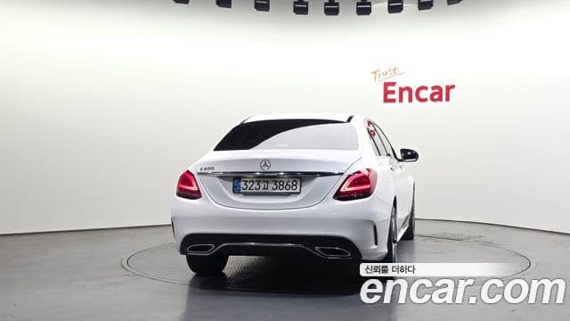 Mercedes-Benz C-Class W205 4