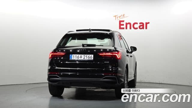 Audi Q3 (F3) 3